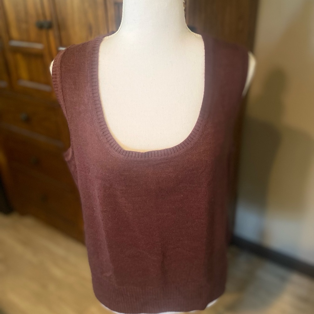Mossimo, L, Burgandy sleeveless sweater
